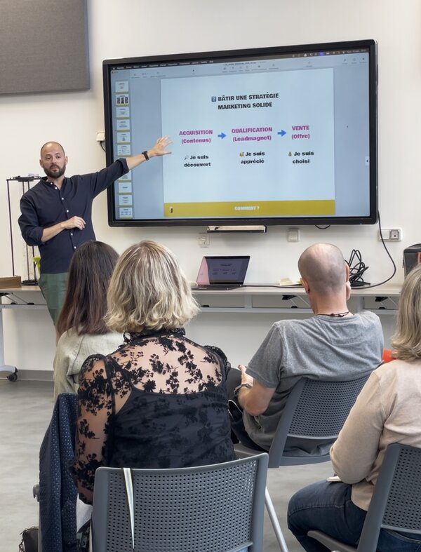 Julien Badoil en formation marketing